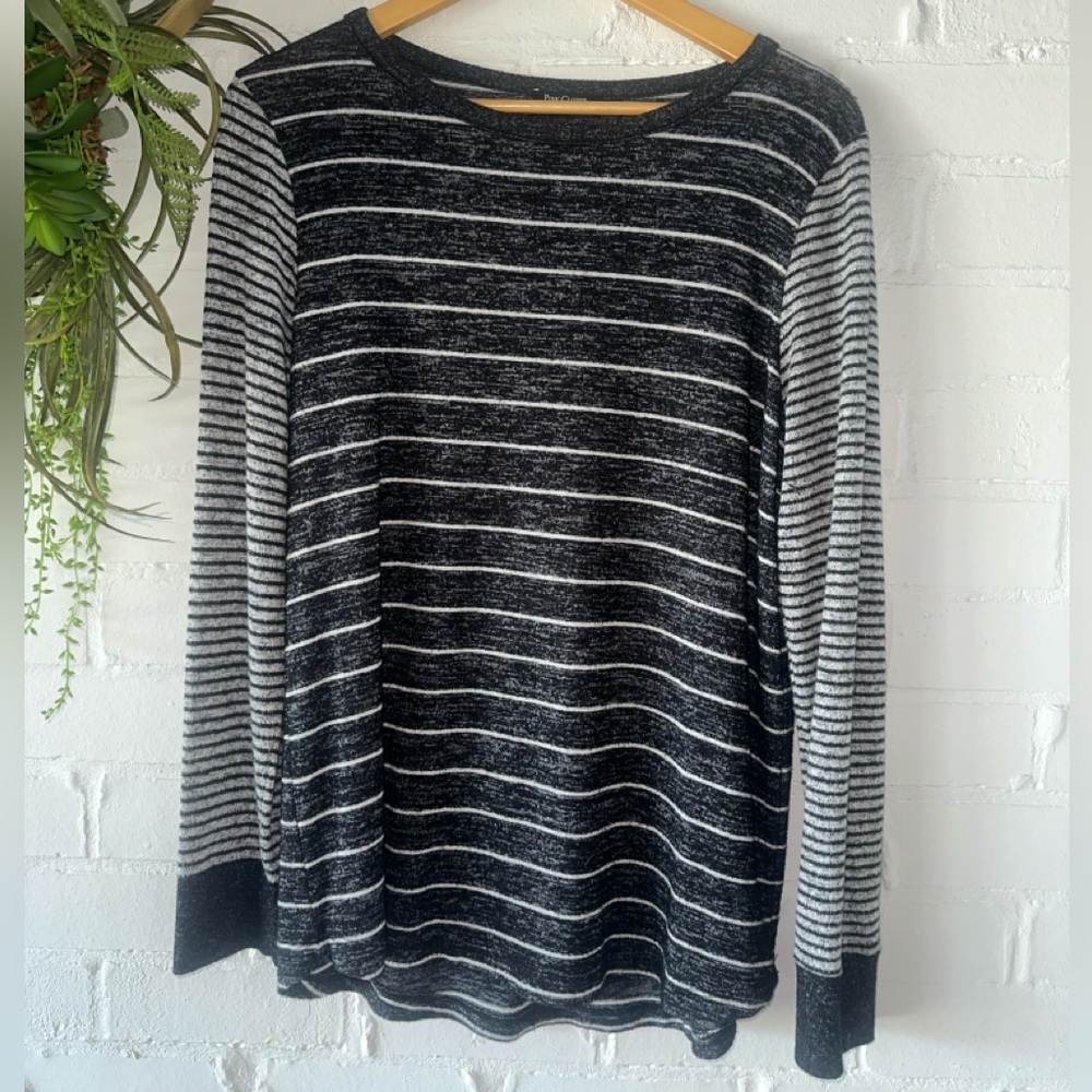 Pink Clover Multi Striped Black and Gray Women’s Long Sleeved Top